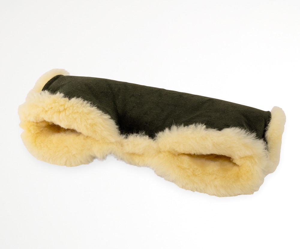 Naturkind håndmuffe i 100% lammeuld - Olive (fløjl) - Håndmuffe - MamaMilla