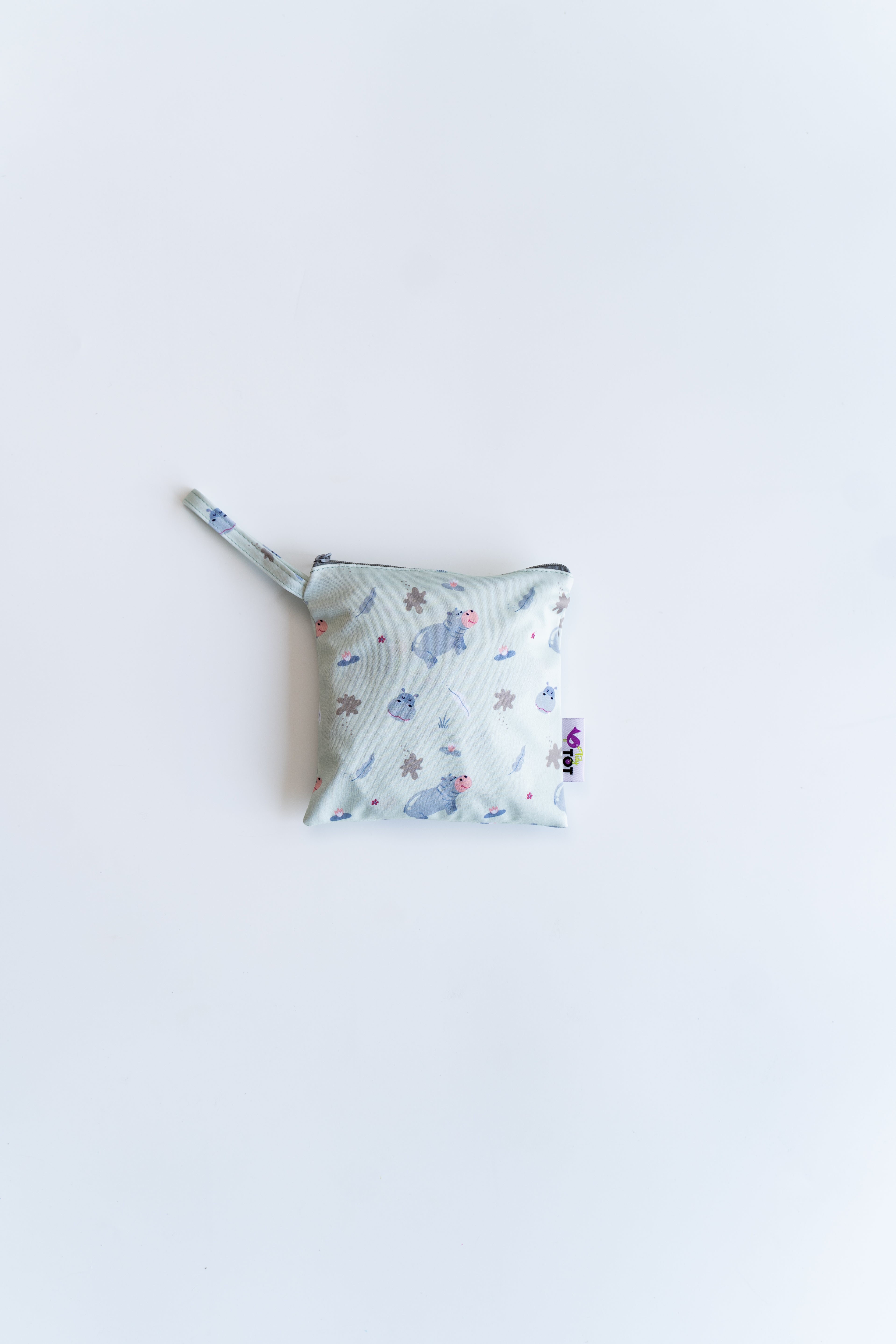 Tidy Tot Hagesmæk med Sugekop (lange ærmer) - Blå Flodhest - Hagesmæk med ærmer - MamaMilla