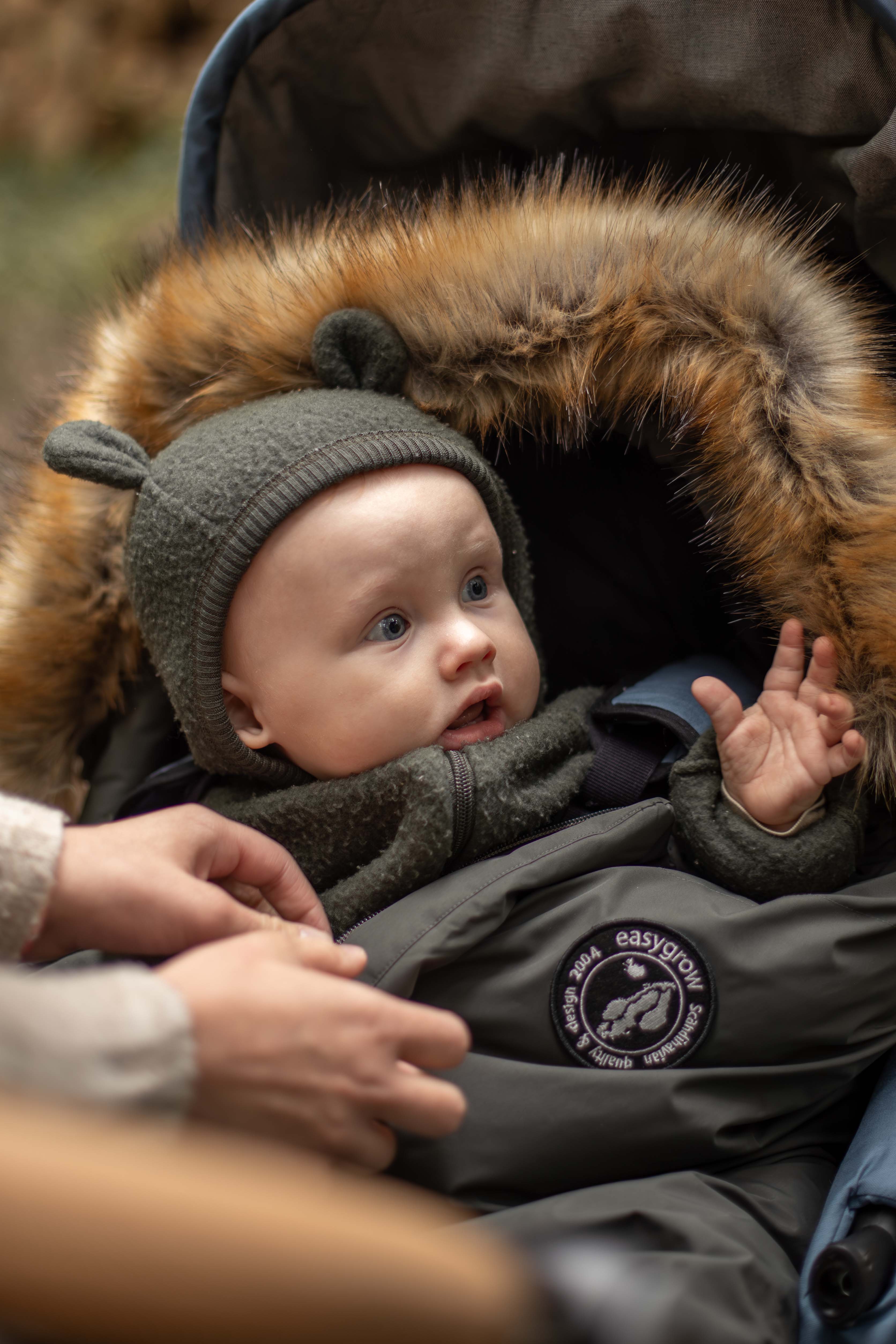 Easygrow NATURE 2025 kørepose - Sand - NYHED - Kørepose - MamaMilla