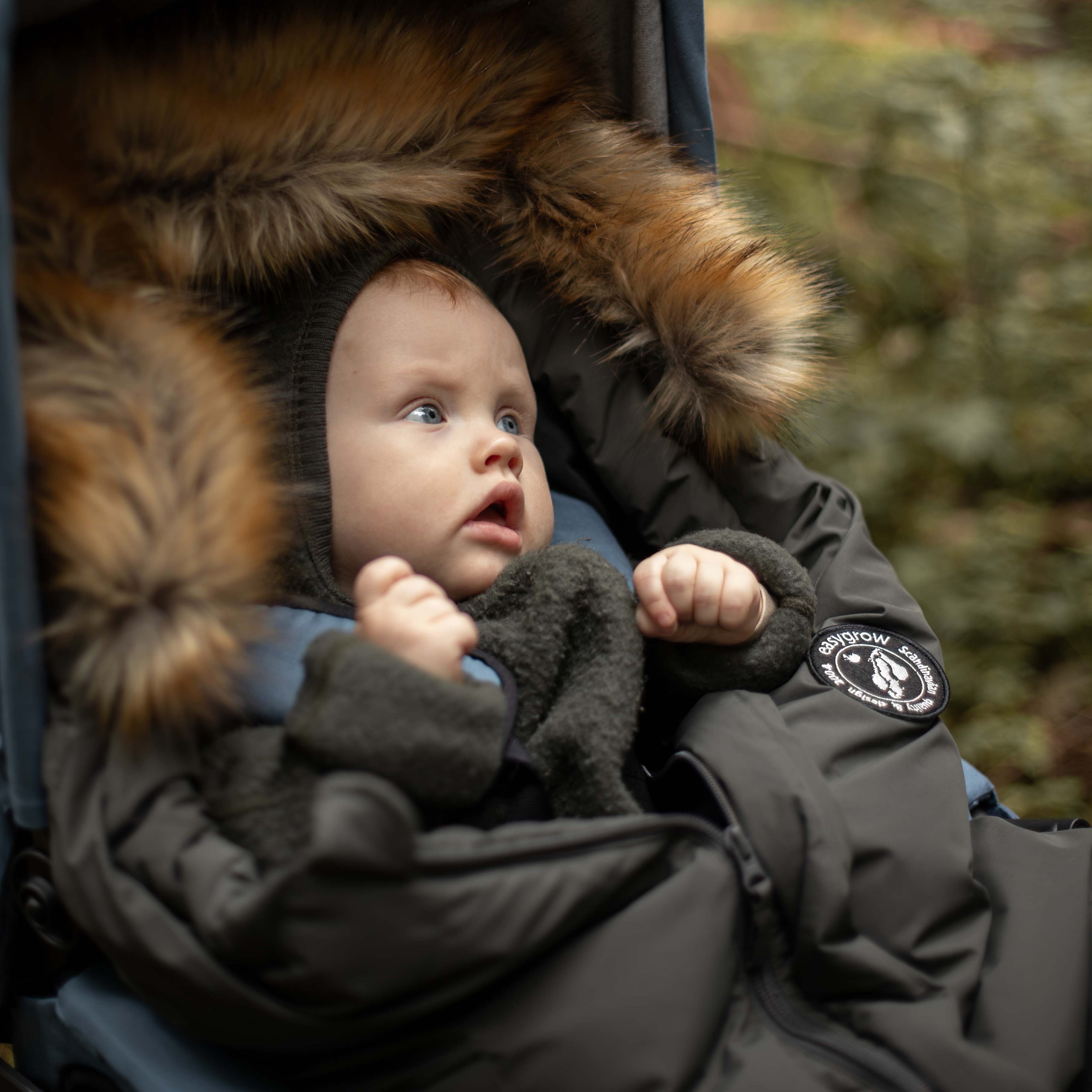 Easygrow NATURE 2025 kørepose - Sand - NYHED - Kørepose - MamaMilla