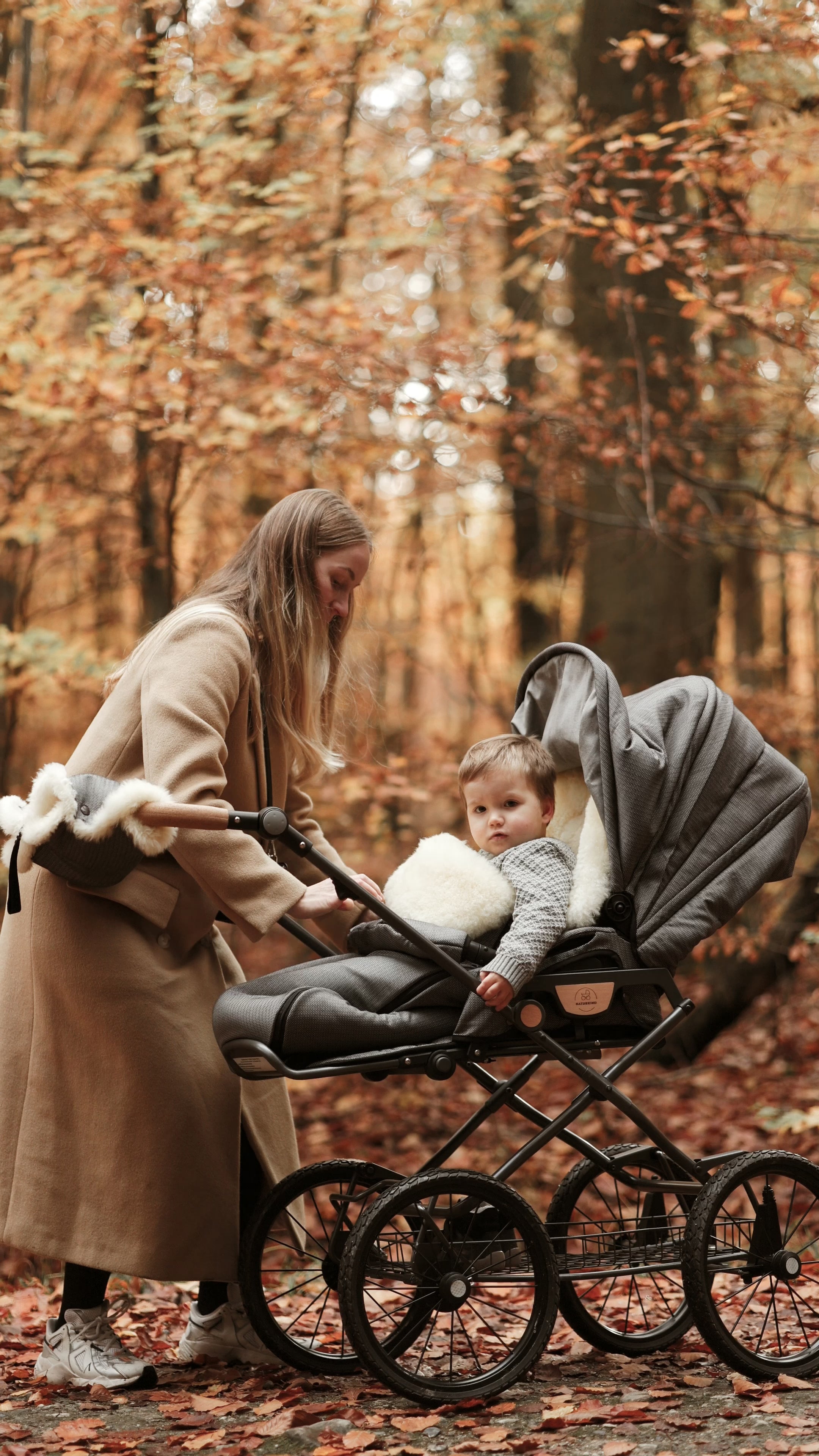 Naturkind IDA MAX - 96 cm - Cognac (fløjl)