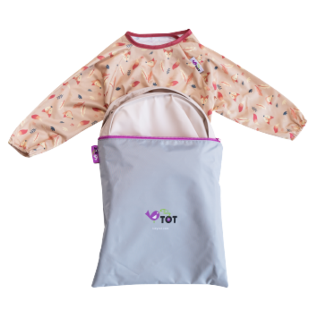 Tidy Tot Hagesmæk og Bakke - SÆT - Sand Ræv - Hagesmæk med ærmer - MamaMilla