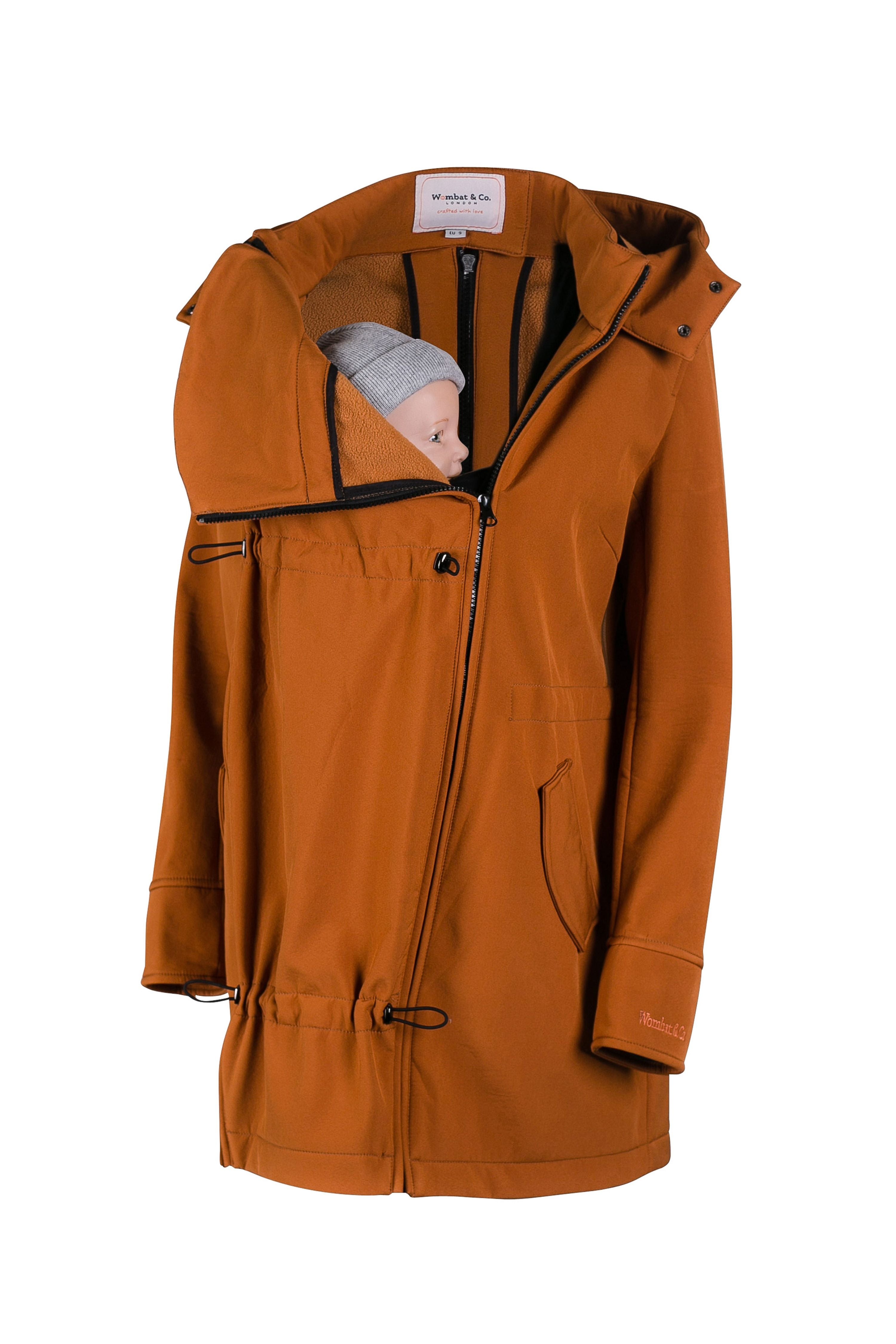 Wombat & Co. 4-i-1 softshell overgangsjakke til gravide/bærejakke - Caramel - Bærejakke - MamaMilla