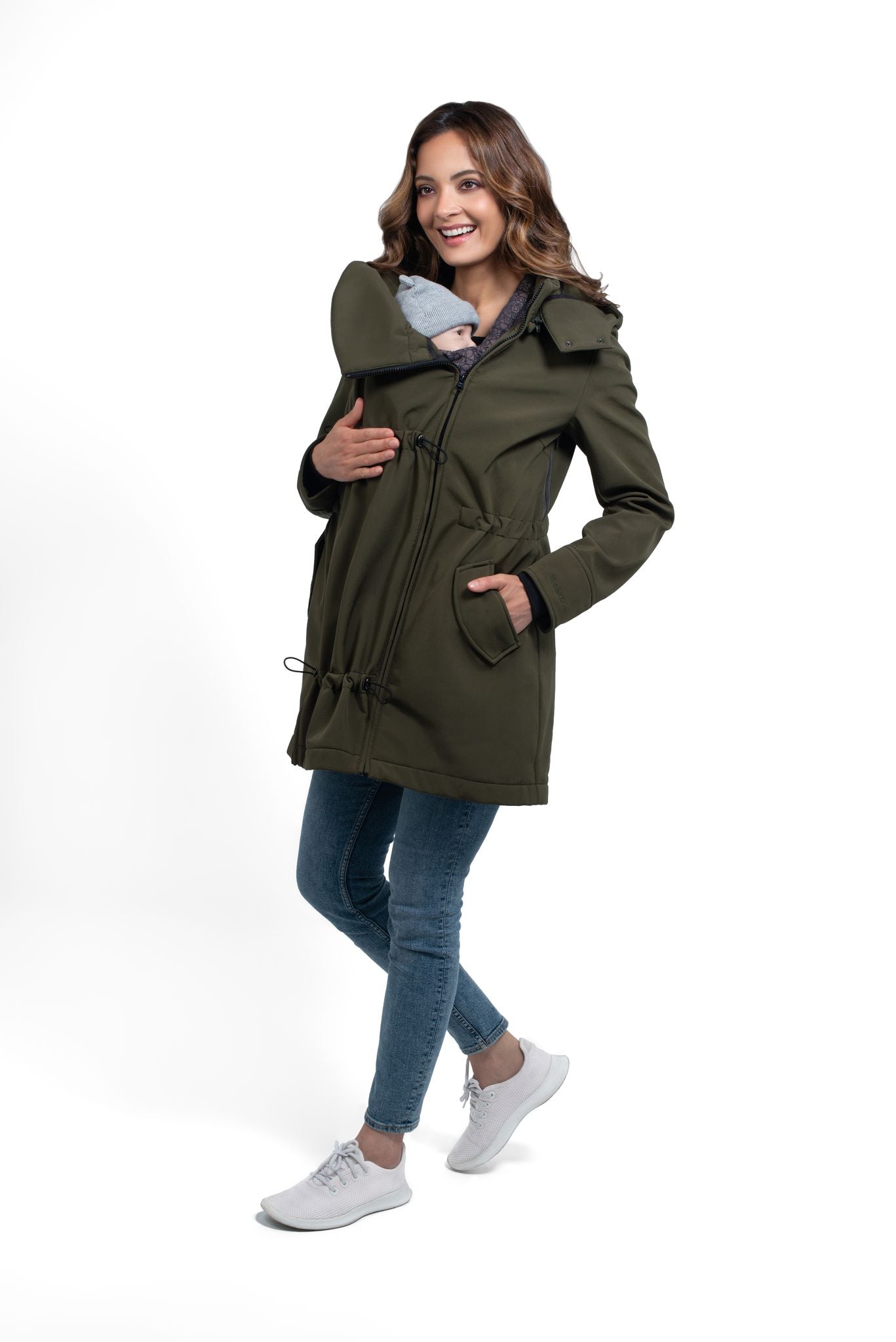 Wombat & Co. 4-i-1 softshell overgangsjakke til gravide/bærejakke - Camo Green - Bærejakke - MamaMilla