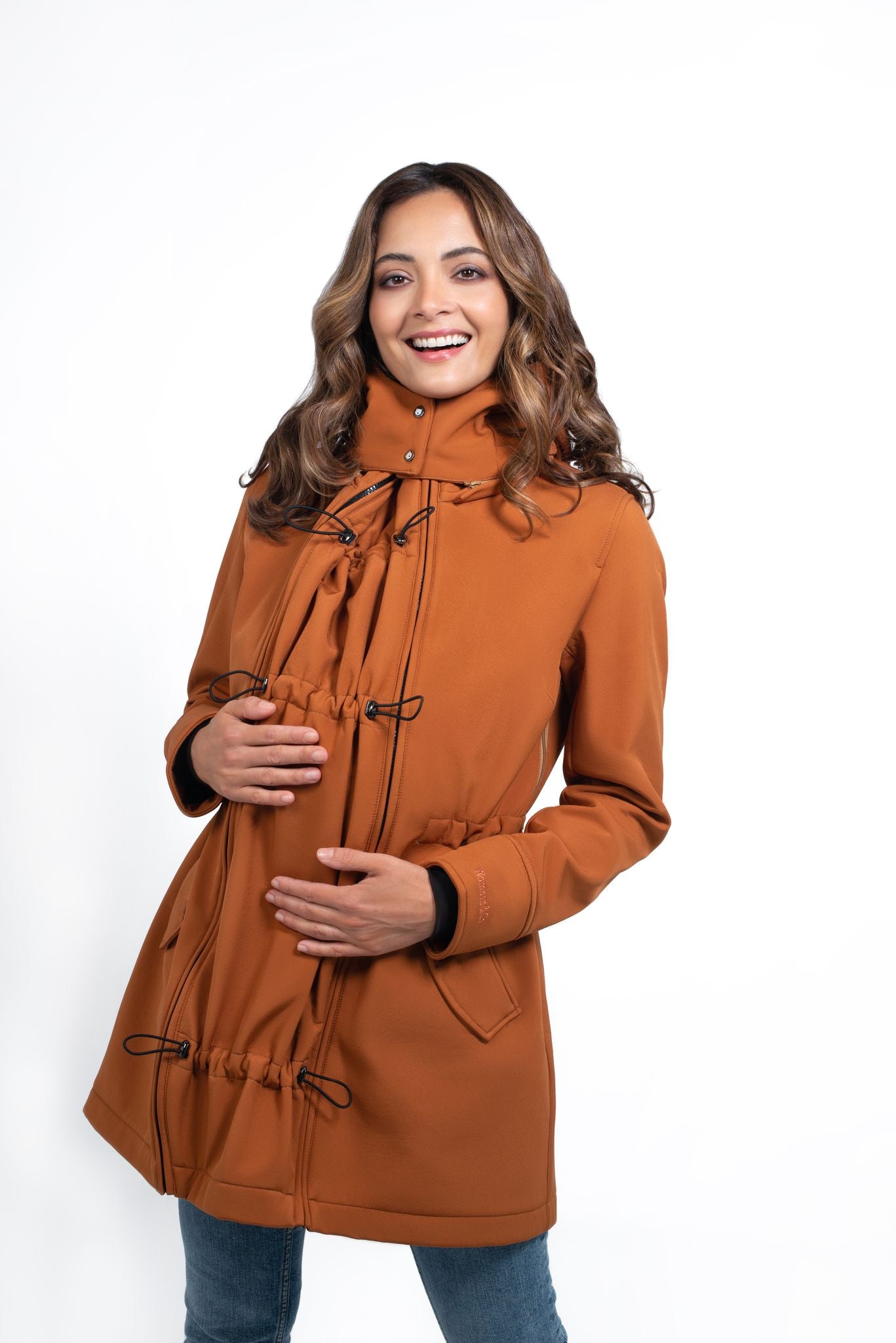 Wombat & Co. 4-i-1 softshell overgangsjakke til gravide/bærejakke - Caramel - Bærejakke - MamaMilla