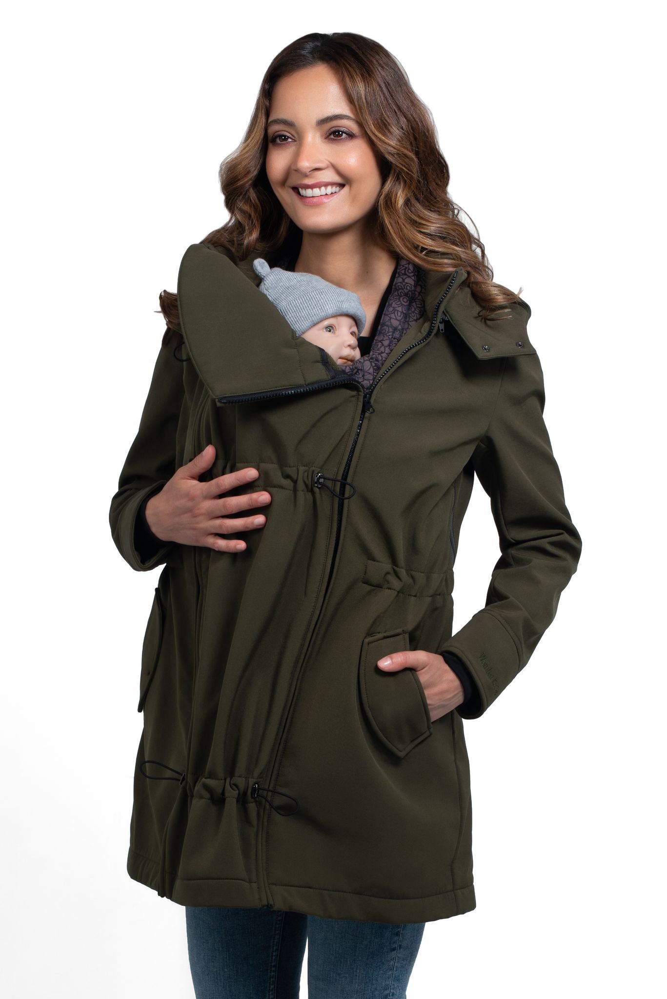 Wombat & Co. 4-i-1 softshell overgangsjakke til gravide/bærejakke - Camo Green - Bærejakke - MamaMilla