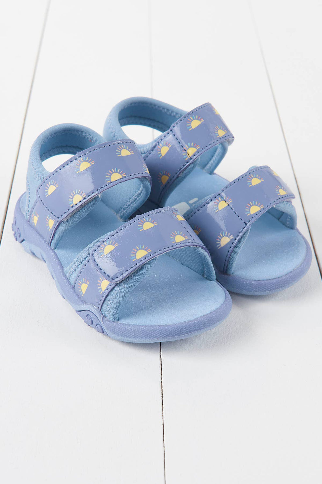 Grass &amp; Air lavendel sandaler set fra siden