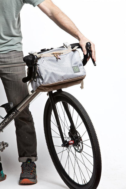 Love radius - CaravanBag - Multitaske og hip carrier i én - Grå - Pusletaske - MamaMilla