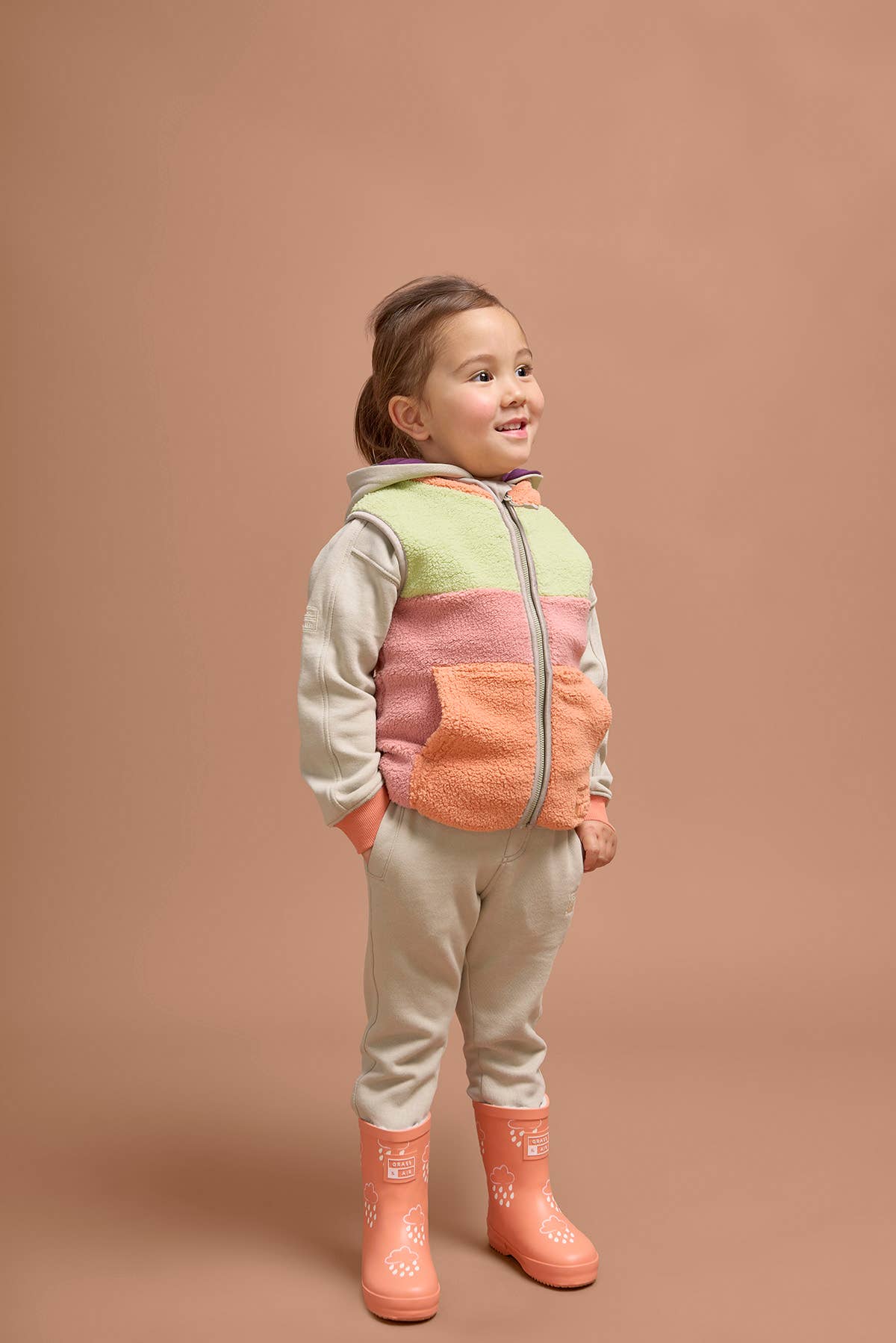 Grass &amp; Air Aurora Pink borgvest set fra siden