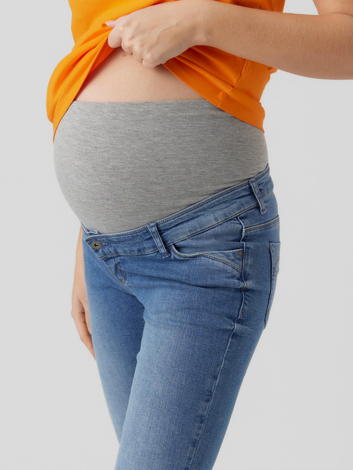 Mamalicious slim fit ventejeans - Desota - Medium Blue Denim - Graviditetstøj - MamaMilla