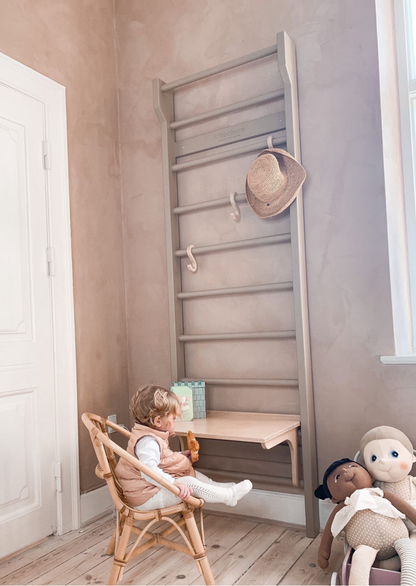 Ribbebørn Komplet Pakke - Gymnastikribbe m. skrivebord &amp; 4 stk. knager