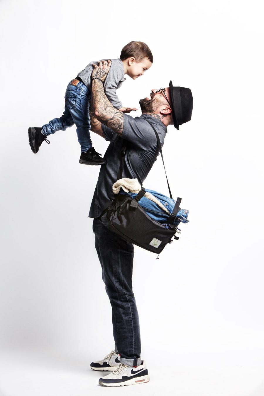 Love radius - CaravanBag - Multitaske og hip carrier i én - Sort - pusletaske - MamaMilla