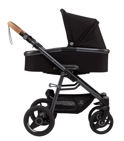 Naturkind Lux Evo - 77 cm - Panther (sort) - Barnevogn med kort liggemål - MamaMilla