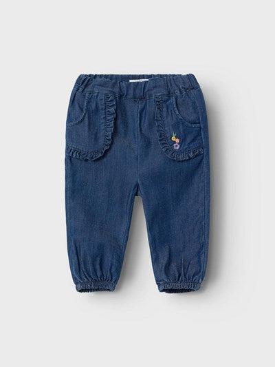 Name it bløde baggy jeans med flæser/broderi - Bella - Dark Blue Denim - Bukser - MamaMilla