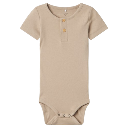 Name it body i rib med korte ærmer - Kab - Pure Cashemere - Body - MamaMilla