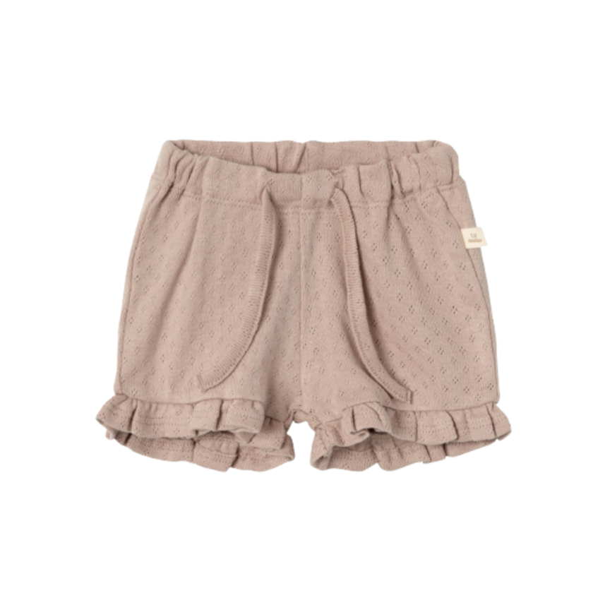 Lil' Atelier Shorts med flæser og hulmønster - Rachel - Nougat - Bukser - MamaMilla