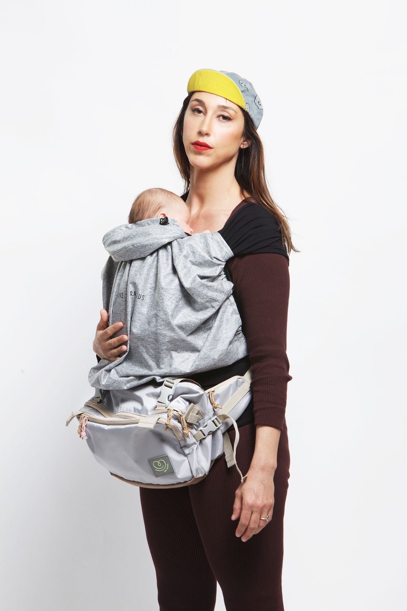 Love radius - CaravanBag - Multitaske og hip carrier i én - Grå - Pusletaske - MamaMilla