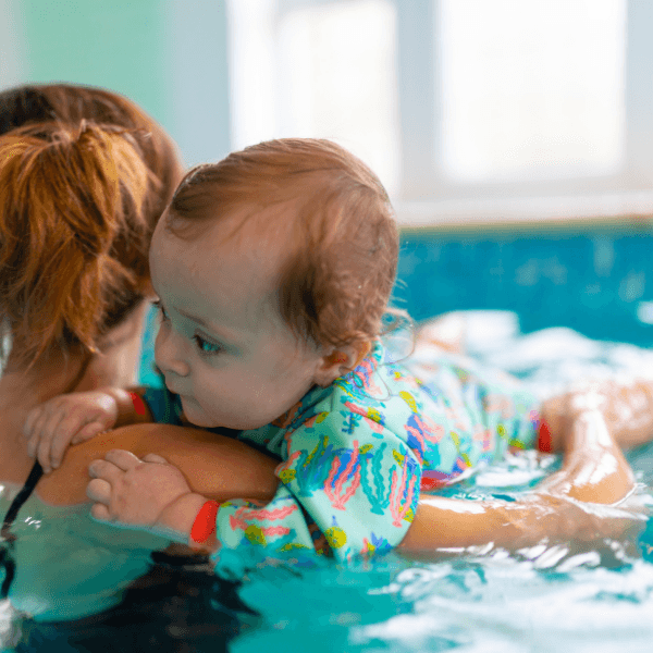 Close let foret babysvømmedragt med badeble - Baby Cosy Suit - Skildpadder - Badetøj - MamaMilla