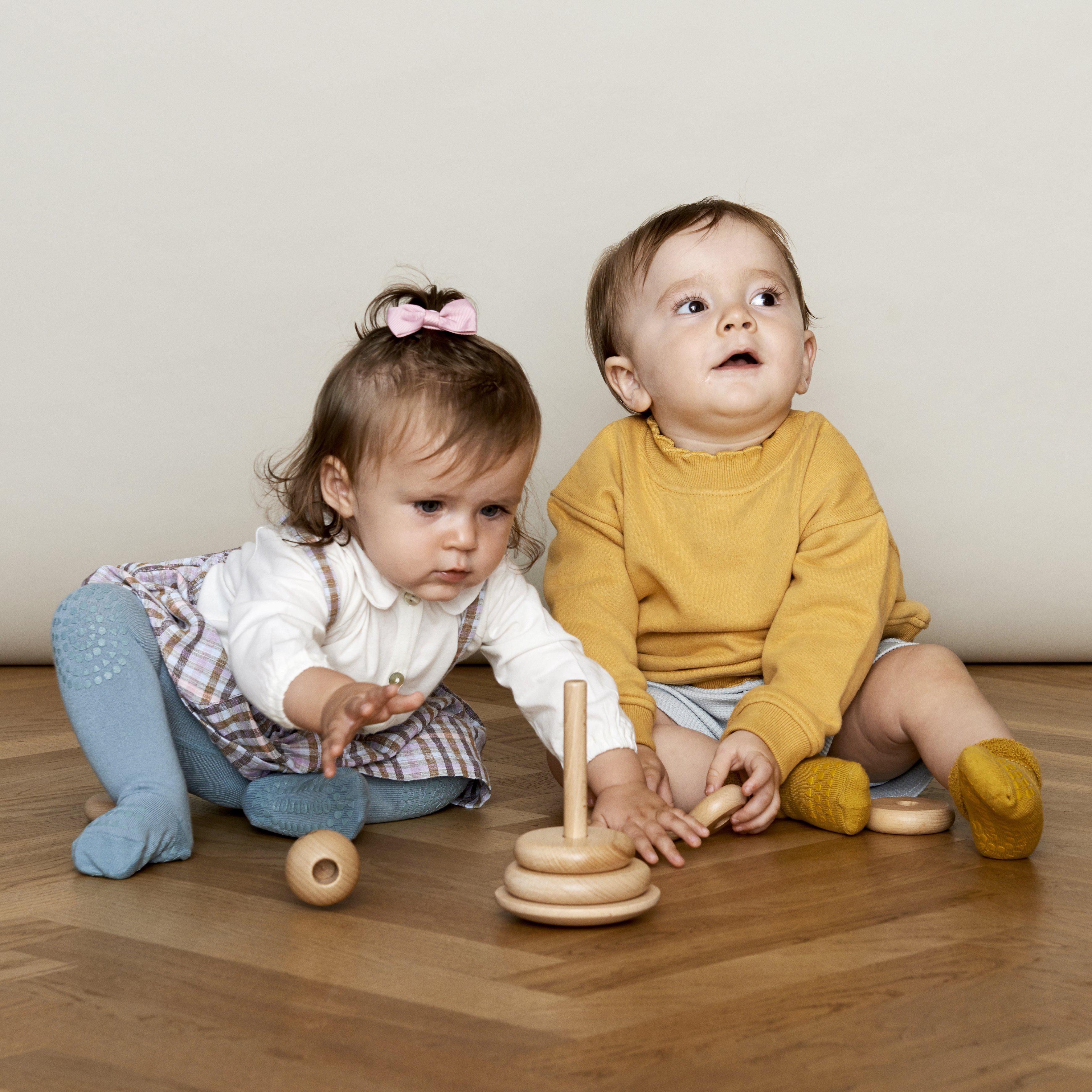 GoBabyGo strømpebukser med skridsikkert gummi (Tights) - Dusty Blue - Strømpebukser - MamaMilla