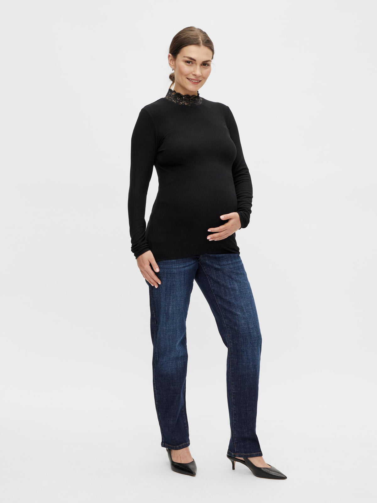 Mamalicious graviditetstop Trina med lange ærmer og blondehals - Sort - Graviditetstøj - MamaMilla