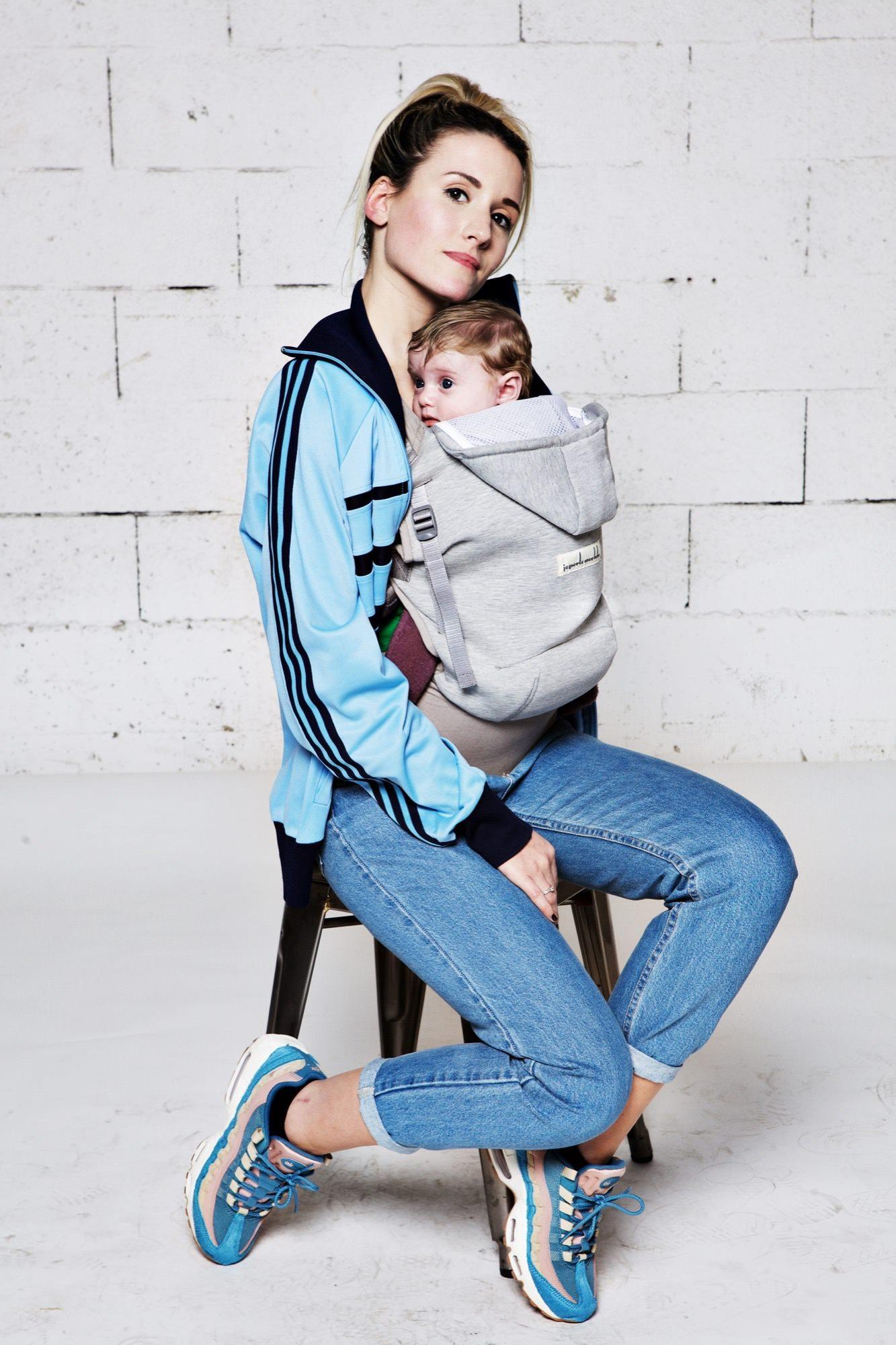 Love radius bæresele - Hoodie carrier - Lysegrå/Athletic Grey - bæresele - MamaMilla