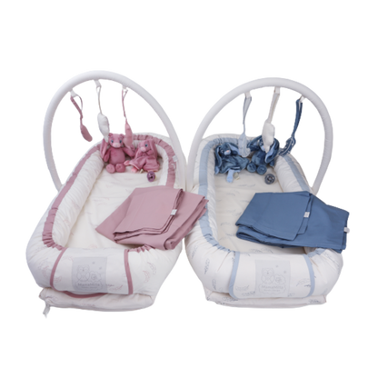 MamaMilla babynest med Fossflakes fyld - Blue feathers - Babynest - MamaMilla